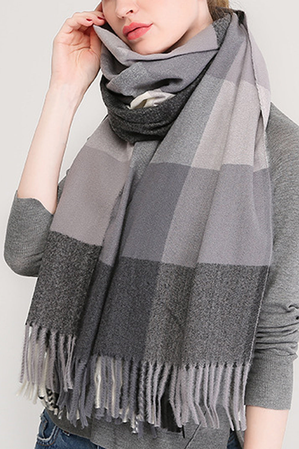 Women Casual Thick Tassel Decorated Plaid Pattern Elegant Muffler