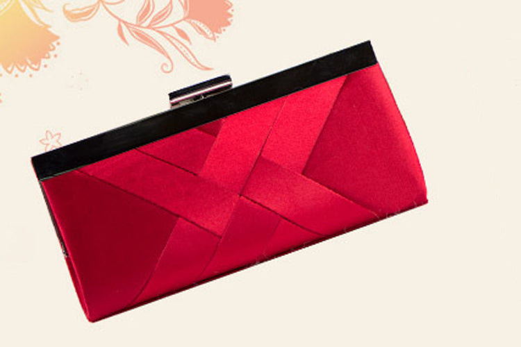 WOMENS DIAGONAL EDGE GRID CHAIN HAND CLUTCH WALLET RED