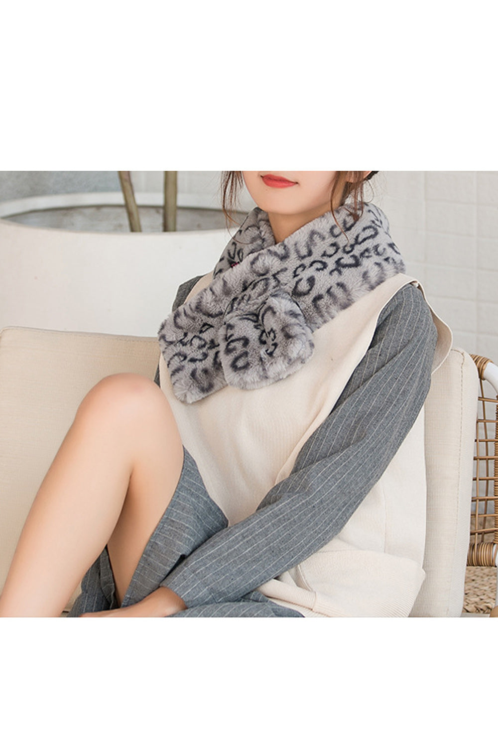 Women Wild Fashion Leopard Printed Muffler