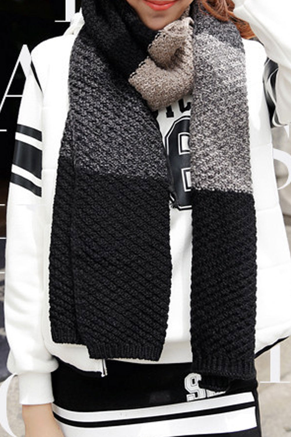 Women Color Contrast Thick Fashion Muffler