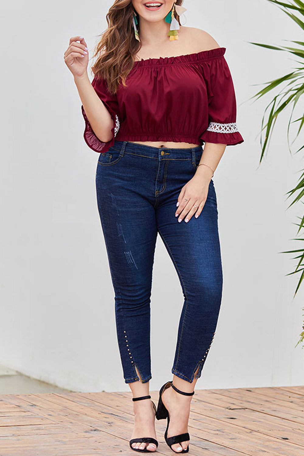 Women Elasticated Lace Sleeve Short Restful Top