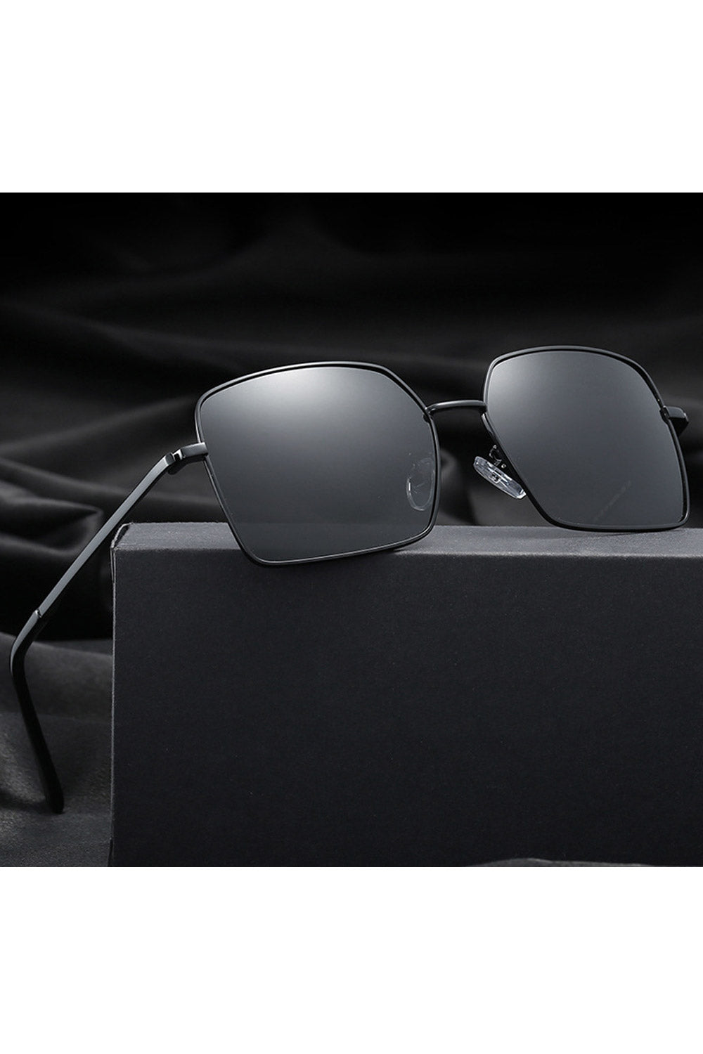 Men Square Metal Frame Polarized Sunglass