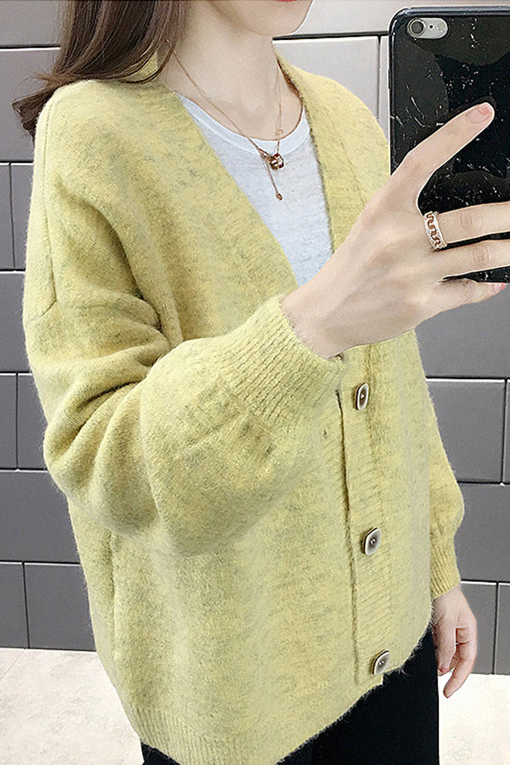 Women Modish Solid Color Button Closure Cardigan