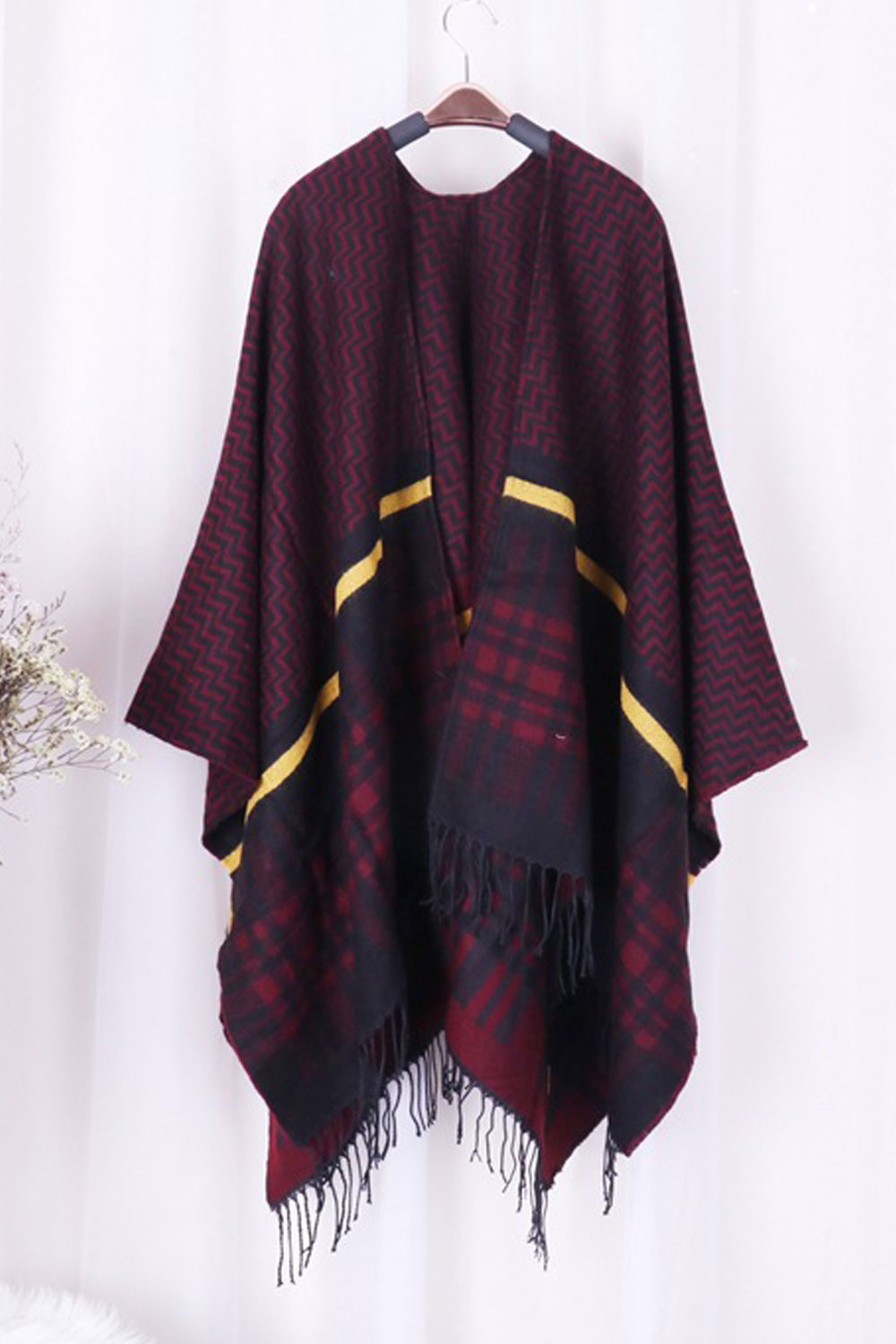 Women Dazzling Wave Stripe Tassel Decorated Warm Shawl
