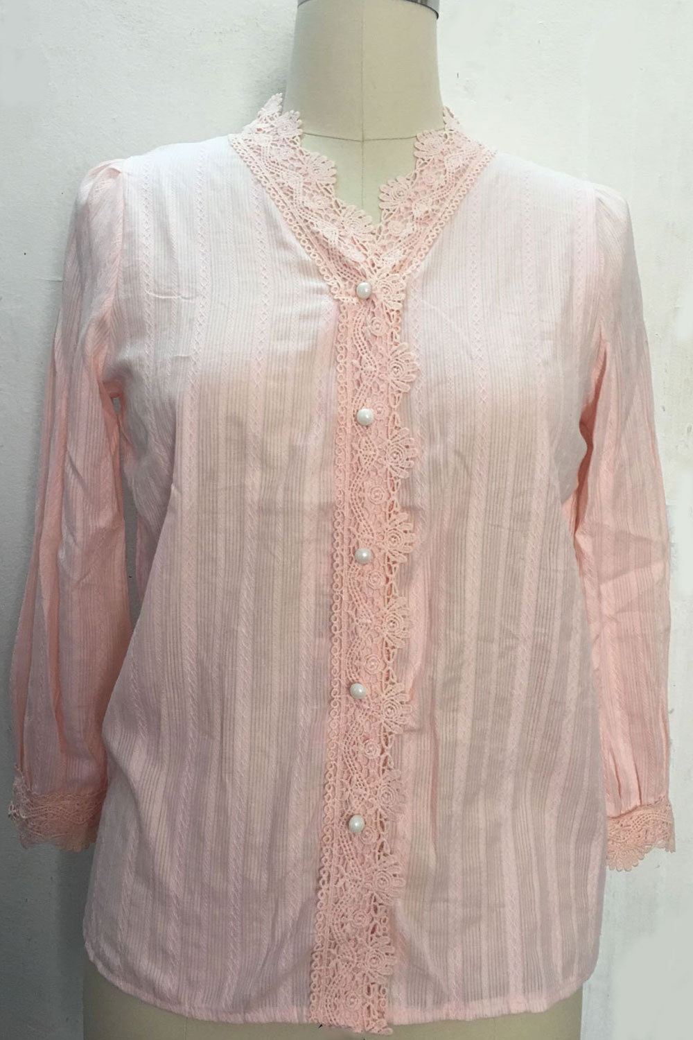 Women lovely Lace Decorated V Neck Long Sleeve Top