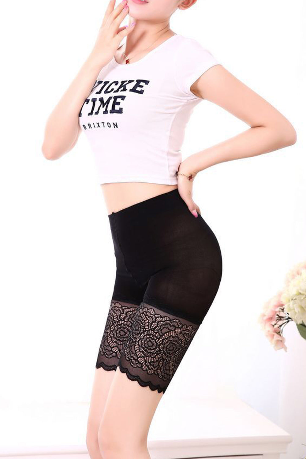 Women Lace Decoration Elastic Waist Stretchable Short